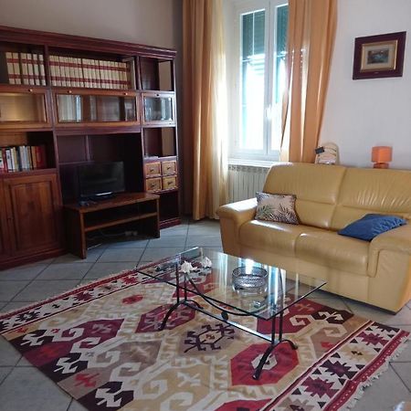 Appartamento Con Incantevole Vista Mare Livorno Luaran gambar