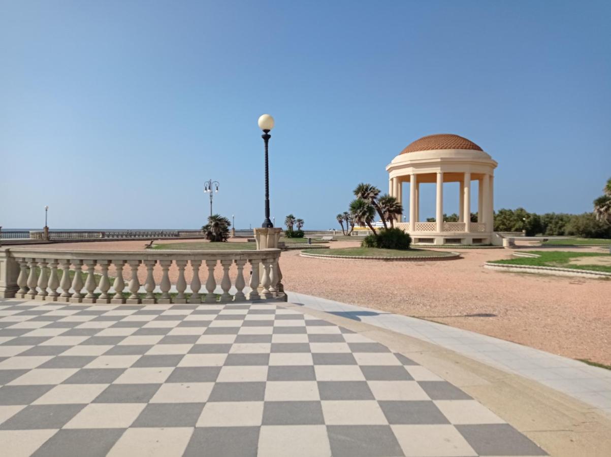 Appartamento Con Incantevole Vista Mare Livorno Luaran gambar