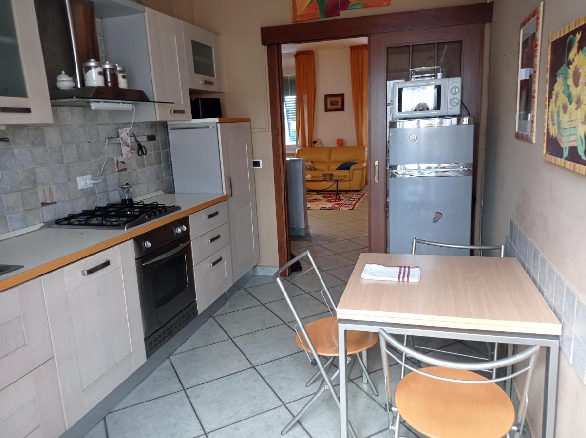 Appartamento Con Incantevole Vista Mare Livorno Luaran gambar